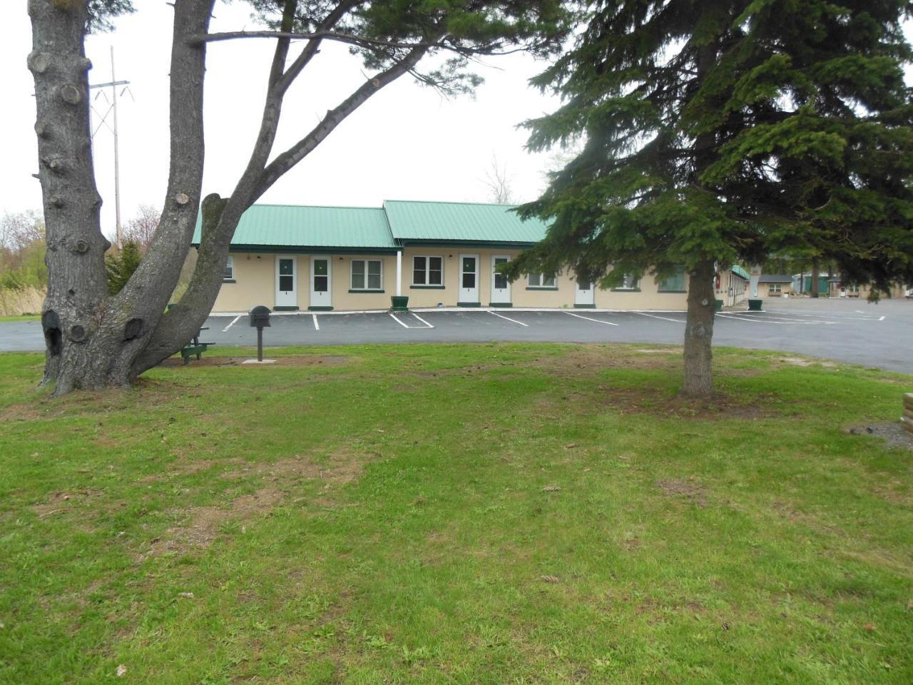 Evergreen Motel Oswego Exterior photo